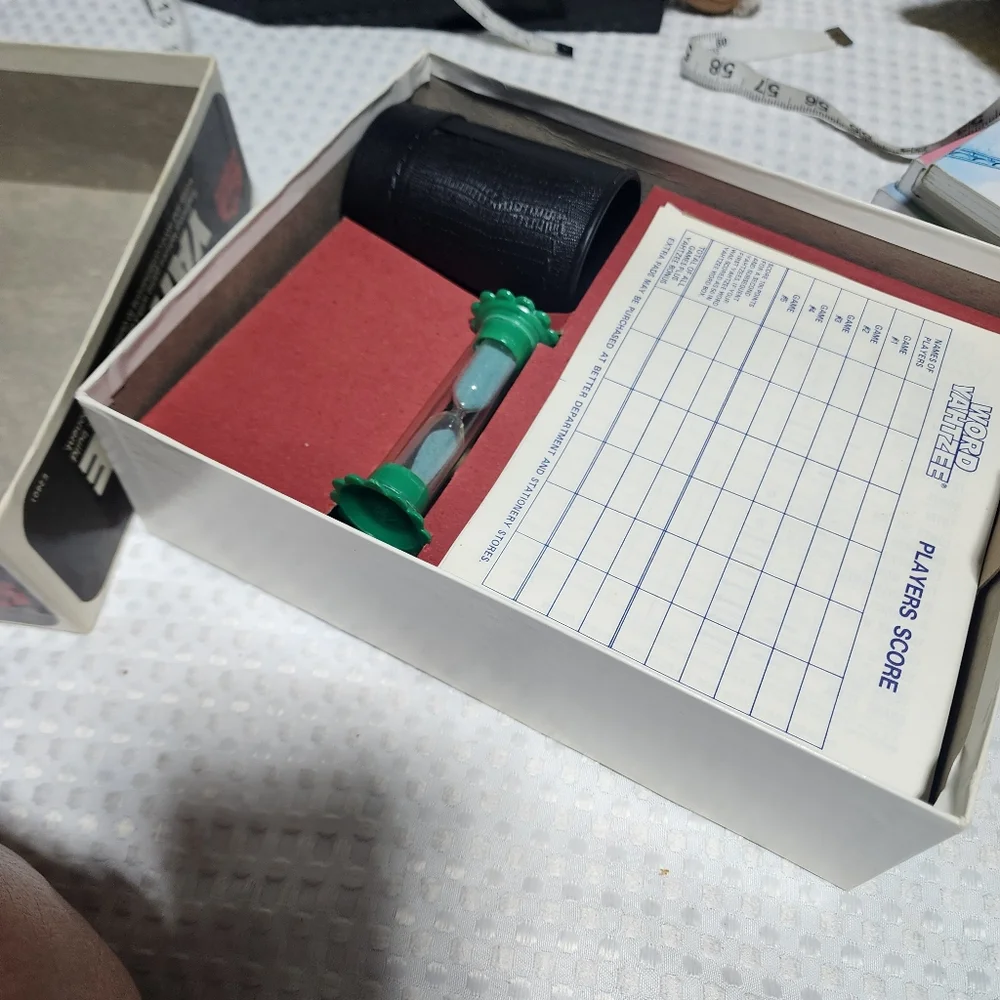 MILTON BRADLEY EUC VINTAGE 1978 WORD YAHTZEE GAME